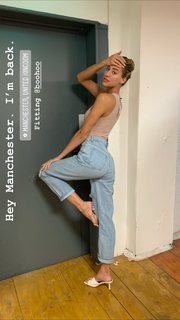 Jessica Serfaty feet photo thumbnail