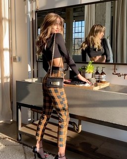 Jessica Serfaty feet photo thumbnail