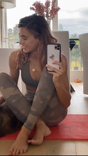 Jessica Serfaty feet photo thumbnail