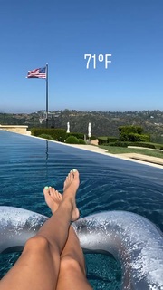 Jessica Serfaty feet photo thumbnail