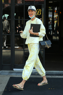 Jessica Serfaty feet photo thumbnail