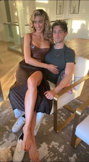 Jessica Serfaty feet photo thumbnail