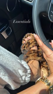 Jessica Serfaty feet photo thumbnail