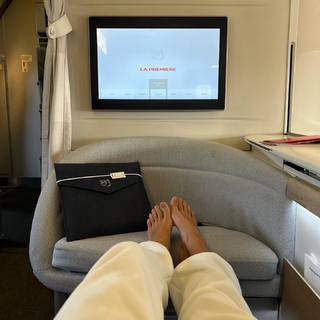 Jessica Serfaty feet photo thumbnail