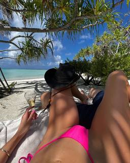 Jessica Serfaty feet photo thumbnail