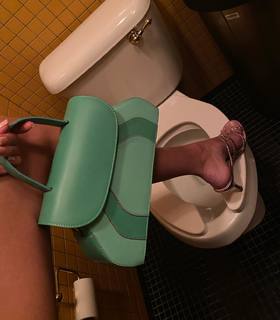 Jessica Serfaty feet photo thumbnail