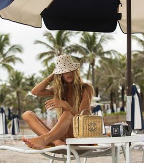 Jessica Serfaty feet photo thumbnail