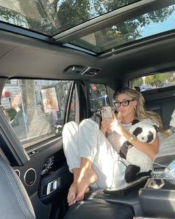 Jessica Serfaty feet photo thumbnail