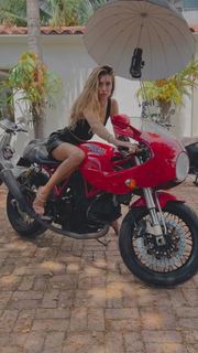 Jessica Serfaty feet photo thumbnail