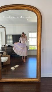 Jessica Serfaty feet photo thumbnail