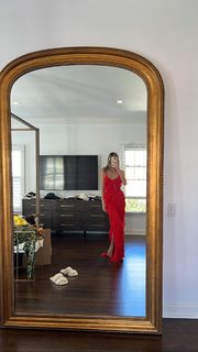 Jessica Serfaty feet photo thumbnail