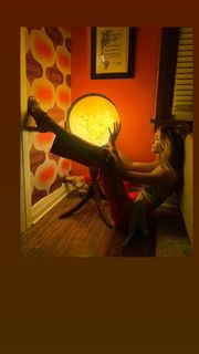 Jessica Serfaty feet photo thumbnail