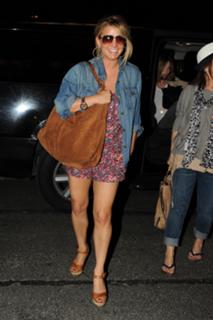Jessica Simpson feet photo thumbnail