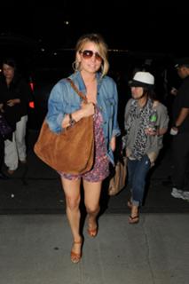 Jessica Simpson feet photo thumbnail