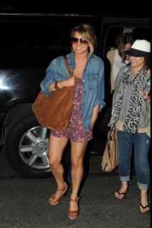Jessica Simpson feet photo thumbnail