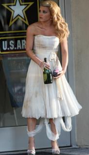 Jessica Simpson feet photo thumbnail