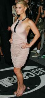 Jessica Simpson feet photo thumbnail
