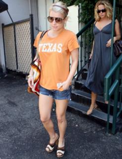 Jessica Simpson feet photo thumbnail