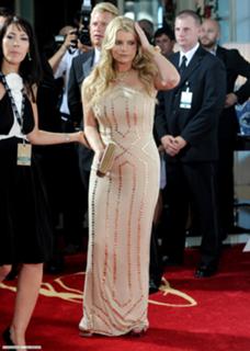 Jessica Simpson feet photo thumbnail