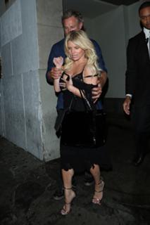 Jessica Simpson feet photo thumbnail