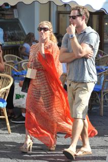 Jessica Simpson feet photo thumbnail