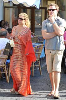 Jessica Simpson feet photo thumbnail