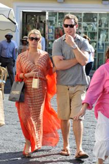 Jessica Simpson feet photo thumbnail