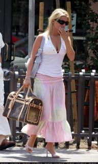Jessica Simpson feet photo thumbnail