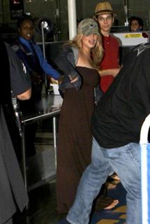 Jessica Simpson feet photo thumbnail