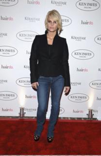 Jessica Simpson feet photo thumbnail