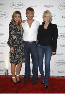 Jessica Simpson feet photo thumbnail