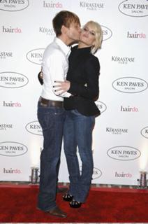 Jessica Simpson feet photo thumbnail