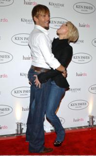 Jessica Simpson feet photo thumbnail