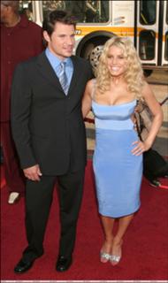 Jessica Simpson feet photo thumbnail