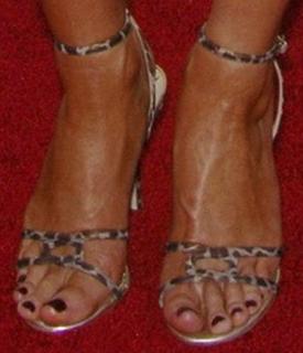 Jessica Simpson feet photo thumbnail