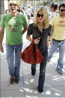 Jessica Simpson feet photo thumbnail