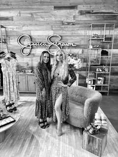 Jessica Simpson feet photo thumbnail