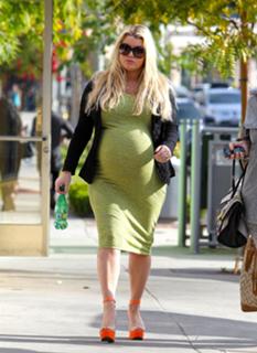 Jessica Simpson feet photo thumbnail
