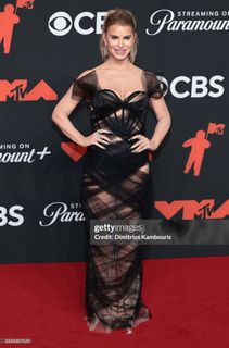 Jessica Simpson feet photo thumbnail