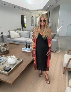 Jessica Simpson feet photo 1