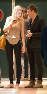 Jessica Stam feet photo 1