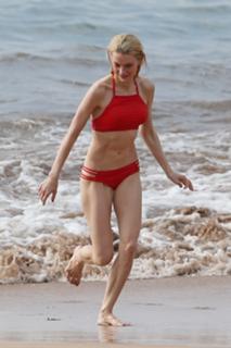 Jessica Stam feet photo 17