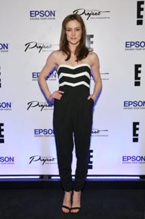 Jessica Stroup feet photo thumbnail
