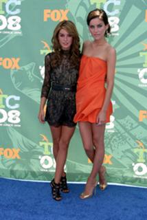 Jessica Stroup feet photo thumbnail
