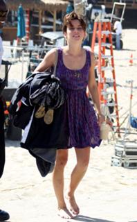 Jessica Stroup feet photo thumbnail