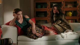 Jessica Stroup feet photo thumbnail