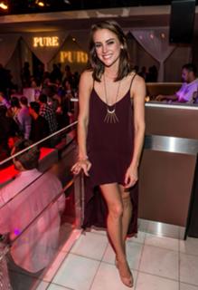 Jessica Stroup feet photo thumbnail