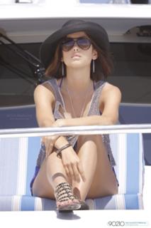 Jessica Stroup feet photo thumbnail