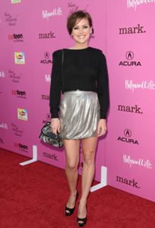 Jessica Stroup feet photo thumbnail