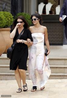 Jessica Szohr feet photo thumbnail